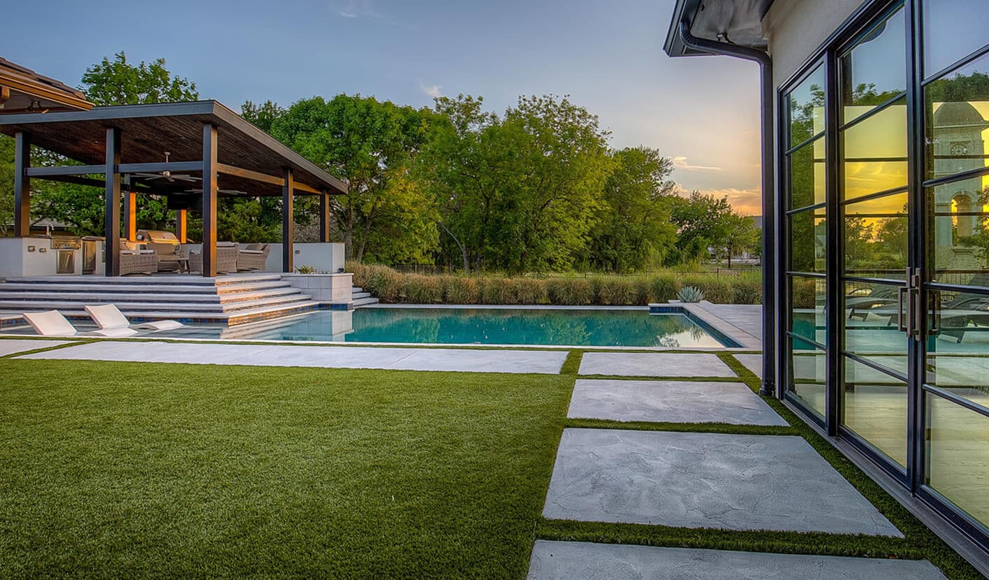 OutdoorFlooring-1-178d431ccca18b1e92b131062d2b3176