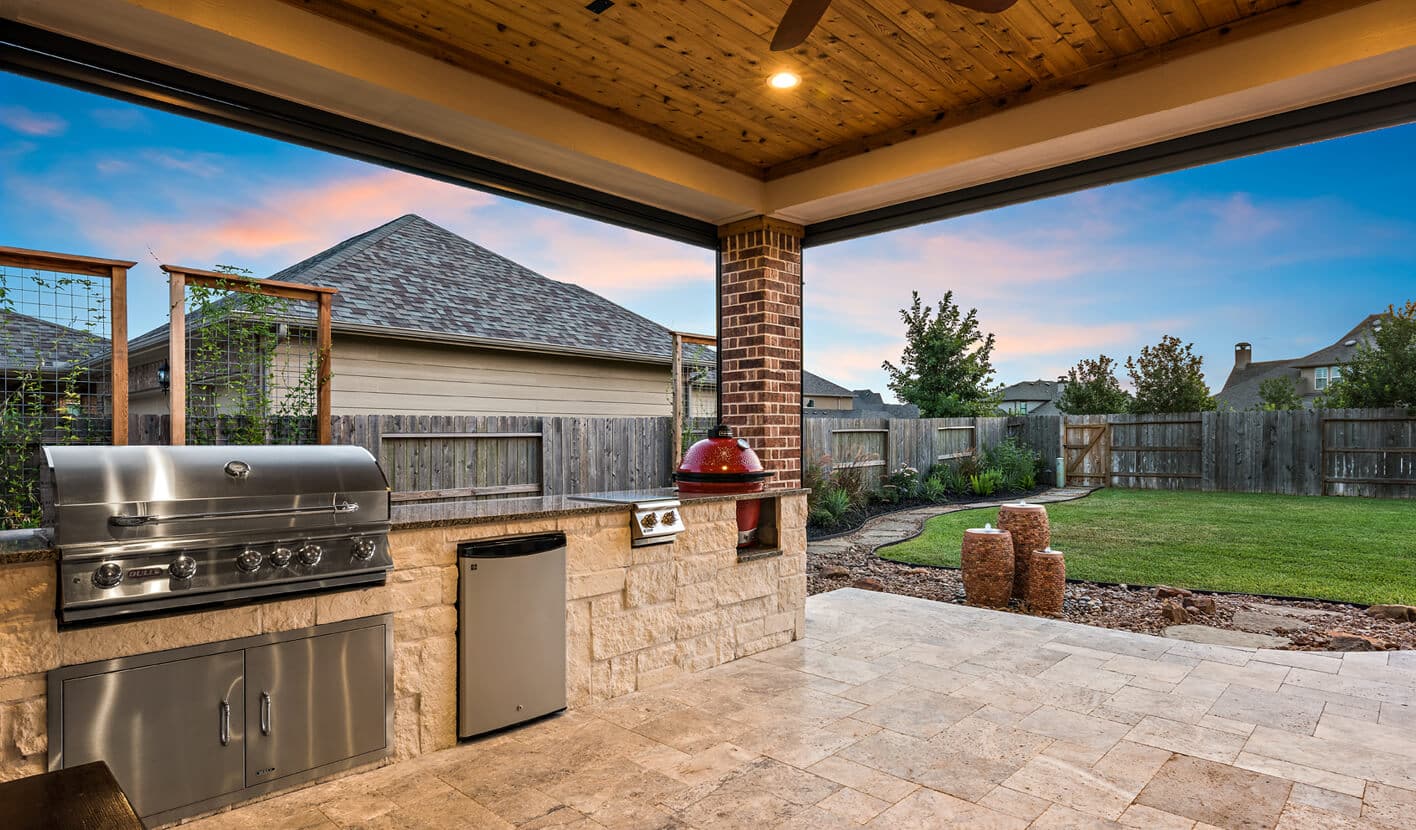 StoneOutdoorKitchen-3-59192a86a457c20700e34272454f8d80