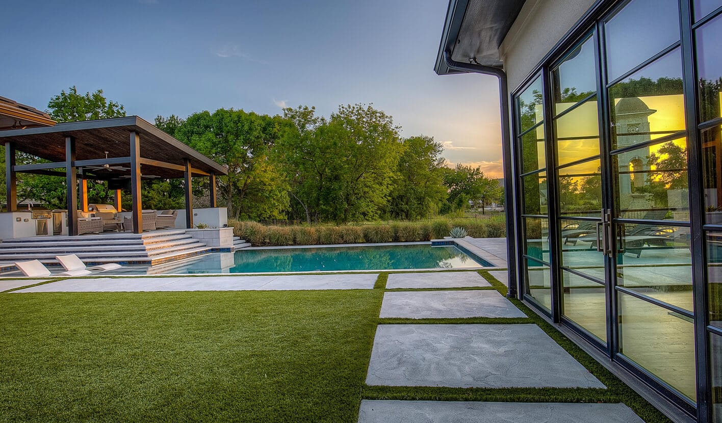 CocktailPool-2-ae96c127b4c77ddc49596b3e53a14384